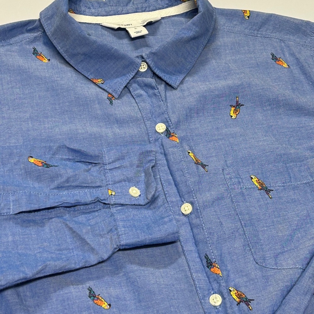 Old Navy Womens Chambray Button Down Shirt XL Cotton Tropical Parrots Resort AOP - Picture 2 of 8